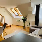 Vic Apartment